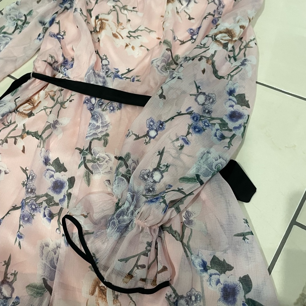 Pink floral off the shoulder playsuit with black detailing - Picture 4 of 9